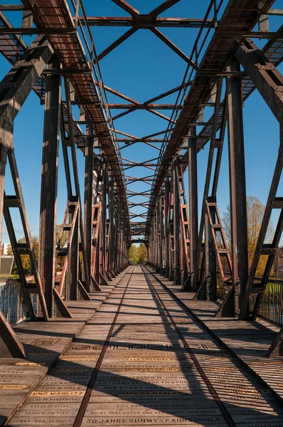 Eski tren köprüden elbe Magdeburg, Almanya — Stok fotoğraf