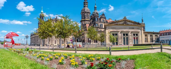 Panoramisch Stadsgezicht Historisch Toeristisch Centrum Het Centrum Van Dresden Kathedraal — Stockfoto