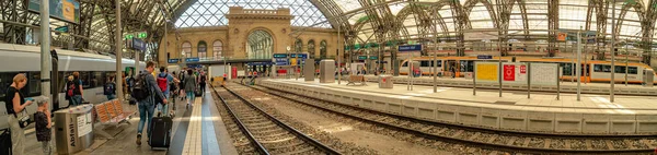 Panoramic View Main Train Station Dresden Germany Many Passengers Tourists — 스톡 사진