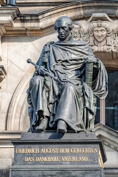 Denkmal Für König Friedrich August Von Sachsen Vor Dem Obersten — Stockfoto