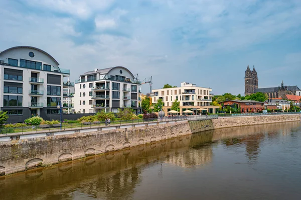 View New Modern Houses Historical Downtown Magdeburg Elbe River Bank — Foto Stock