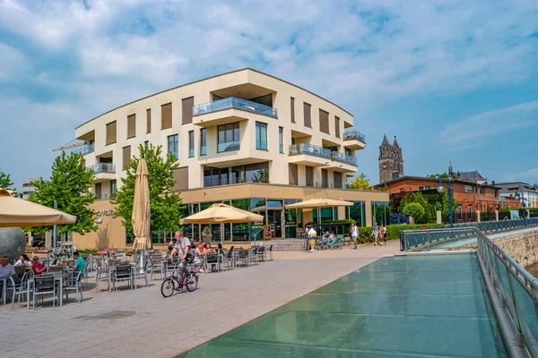 View New Modern Houses Historical Downtown Magdeburg Elbe River Bank — Foto de Stock