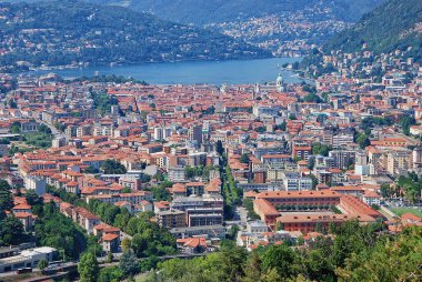 Como 'nun şehir manzarası Goj Dağı' ndaki panoramik bir bakış açısından.