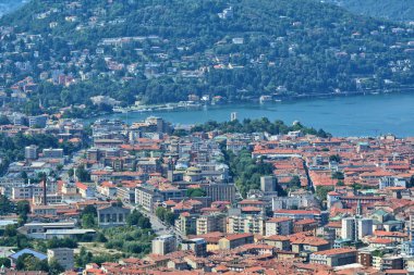 Como 'nun şehir manzarası Goj Dağı' ndaki panoramik bir bakış açısından.