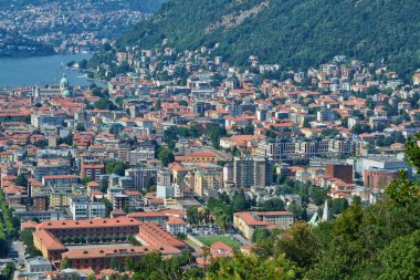 Como 'nun şehir manzarası Goj Dağı' ndaki panoramik bir bakış açısından.