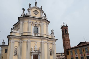 İtalya 'nın Lombardiya eyaletinin Bergamo ilindeki eski Köln al Serio kasabasında Mary' nin Varsayımı Kilisesi.
