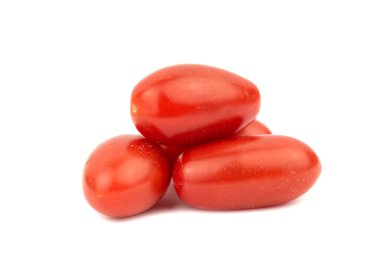 Küçük taze vişneli domates kokteyli.