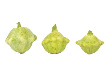Beyaz arkaplanda yeşil Pattypan kabağı (patty pan) izole