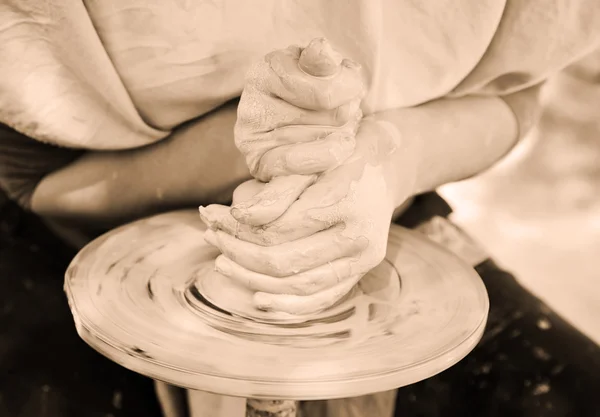 Working on pottery wheel — Stock Photo, Image