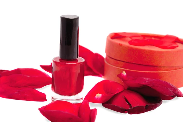 Esmalte de uñas rojo sobre blanco — Foto de Stock