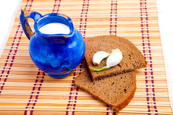 Bread and milk — Stock Photo, Image