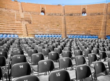 Antik amfitiyatro modern sandalye