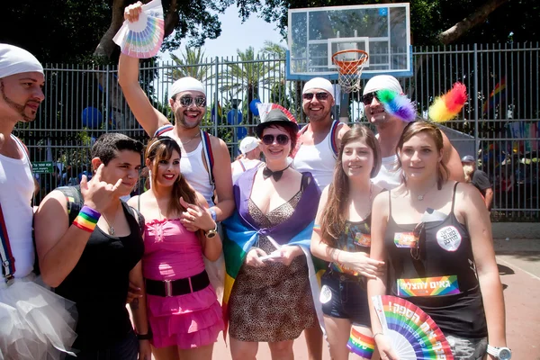 Taking pictures before the Pride Parade — Stock Photo, Image