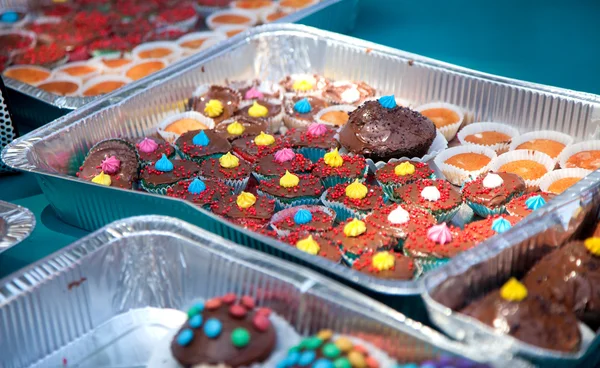 Hand made chocolate cupcakes — Stock Photo, Image