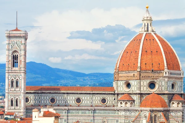 Duomo de Florence avec Giotto Beltower — Photo