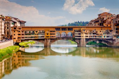 eski köprünün üzerinden günbatımı