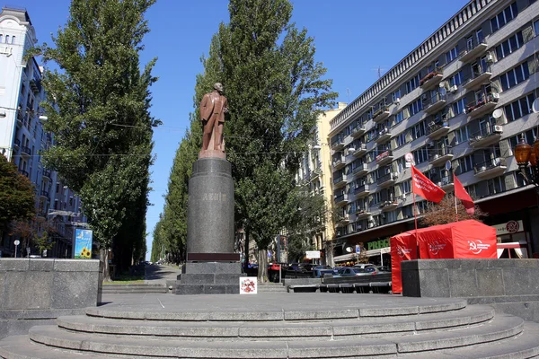 Monumento a Vladimir Lenin - revolucionario comunista ruso —  Fotos de Stock