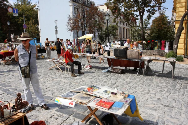 Berjalan-jalan di sekitar Street Holiday Fair — Stok Foto