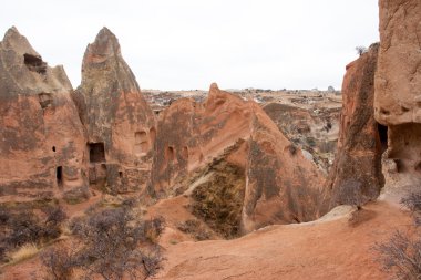Mağara bacaları Kapadokya içinde