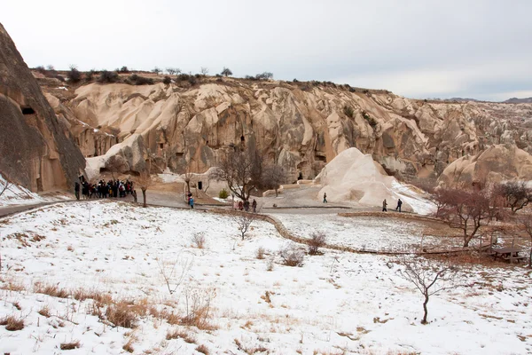 Sneeuw grotten dorp in goreme openluchtmuseum, cappadocia — Stockfoto