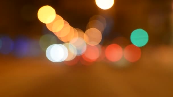 Bokeh en la carretera durante la conducción de coches — Vídeo de stock