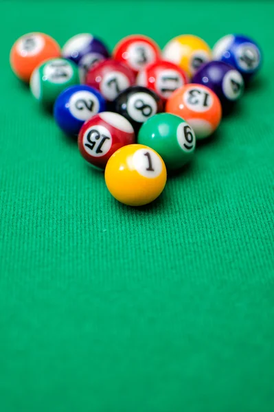 Pool game balls on green felt table — Stock Photo, Image