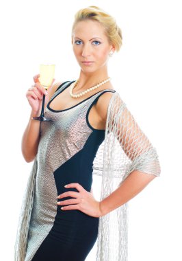 parti elbise holding kadehinin sarışın kadın. beyaz izole