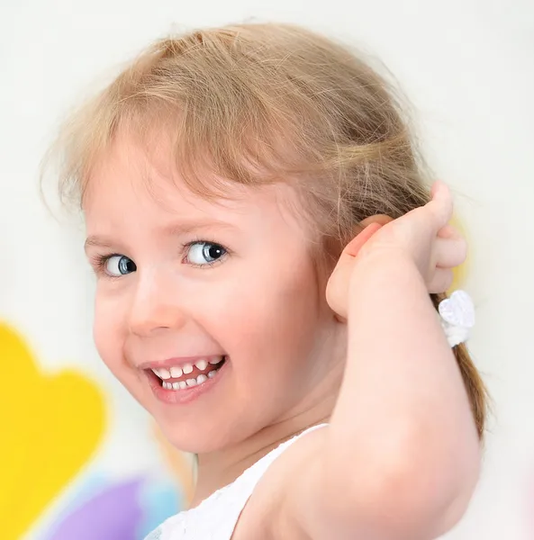 Smiling little girl portrait — Stock Photo, Image