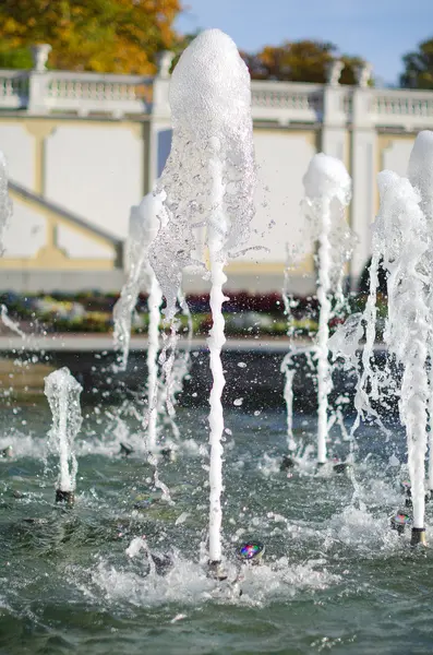 Několik fontán v městském parku — Stock fotografie