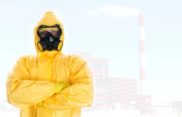 Kimyasal koruyucu elbise işçi. alan metni. — Stok fotoğraf