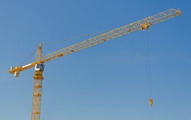 inşaatta vinç. alan metni.