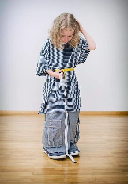 Myślę, że straciłem zbyt wielkiej wagi. Fotografia Konceptualna. — Zdjęcie stockowe