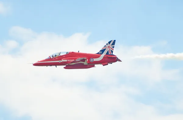 TALLINN BAY, ESTONIA - 23 JUNE, Red Arrows Royal Air Force Aerobatic Display above Tallinn Bay at 23.06.2014 — Stock Photo, Image