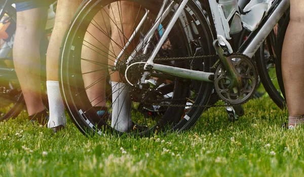 Los Ciclistas Preparan Para Paseo Bicicleta — Foto de Stock