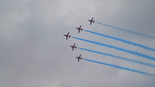 Tallinn Bay Estonia Junio Flechas Rojas Expositor Acrobático Real Fuerza — Vídeo de stock