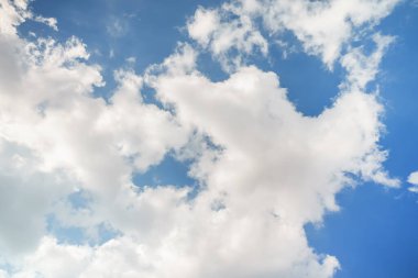 Gökyüzü ve bulutlar. Özgeçmiş için uygun.