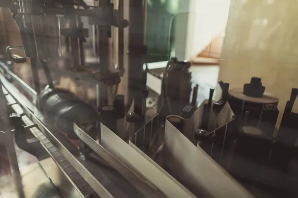 Ligne Automatique Pour Étiquetage Des Bouteilles Usine Vin — Photo