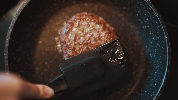Cutlet Vită Pentru Prepararea Hamburgerului Tigaie — Videoclip de stoc