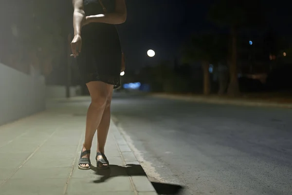 Prostituée Avec Cigarette Dans Rue — Photo