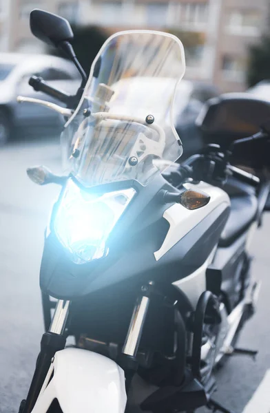 Спортивный Мотоцикл Стоит Улице — стоковое фото