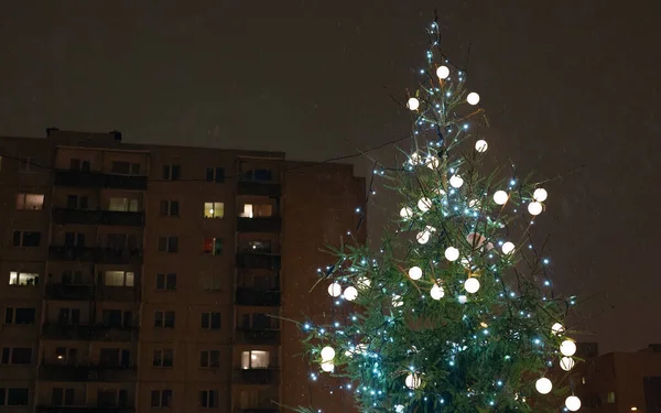 Nowy Rok Drzewo Kulkami Okolicy — Zdjęcie stockowe
