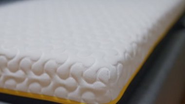 Ortopedik hafıza köpük yatak süsü.