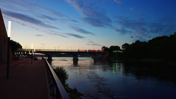 Γέφυρα Πάνω Από Τον Ποταμό Narva Στα Σύνορα Μεταξύ Εσθονίας — Αρχείο Βίντεο