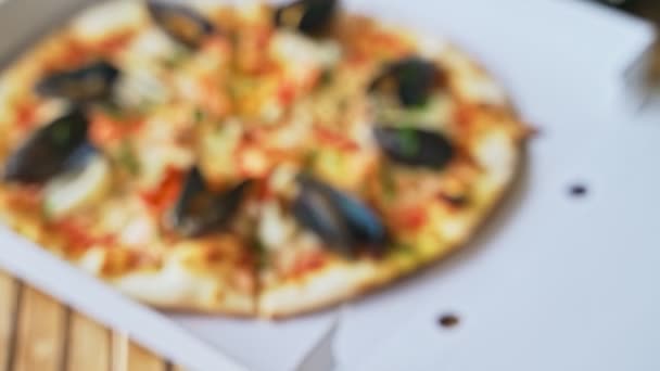 Pizza Aux Fruits Mer Croustillante Aux Moules Calmar Crevettes — Video