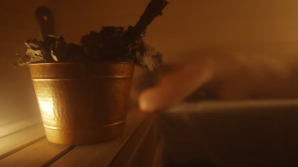 Nackte Frau Der Sauna Liegend Kur Und Gesundheitsprozeduren — Stockvideo