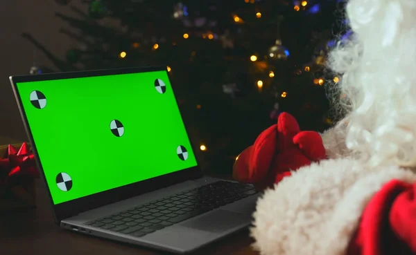 Santa Claus Chatting Using Laptop Green Chroma Key Your — Stockfoto