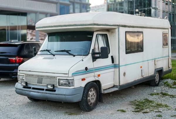 Old Camper Van Standing Parking Lot — Stock Photo, Image