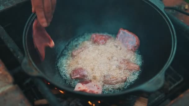 Krok Krokem Vaření Pilaf Kotli Ohni — Stock video