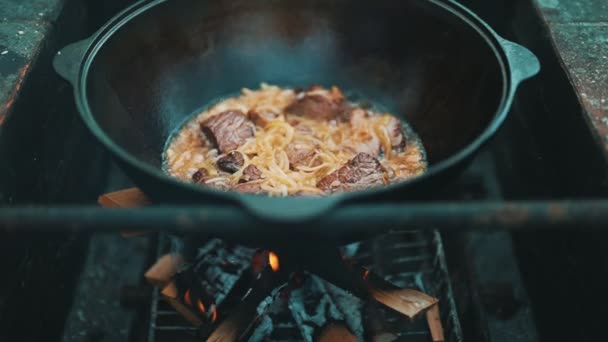 Adım Adım Pilaf Kazanda Ateşte Pişirilmesi — Stok video
