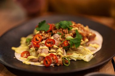 Restoranda etli geleneksel taco..